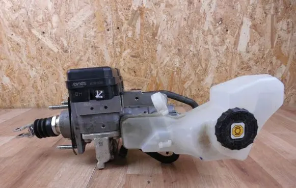 Toyota C-HR I Master brake cylinder 4721010380