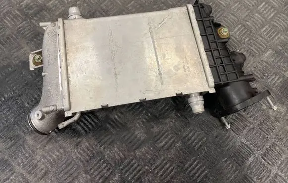 Mercedes-Benz E W213 Intercooler radiator A6420900414 M161277K