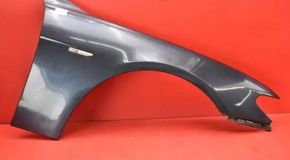 BMW 7 E38 Fender