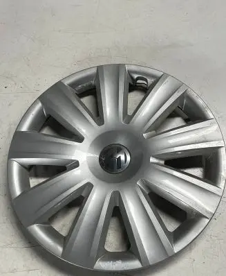 Volkswagen Sharan R16 wheel hub/cap/trim 7N0601147