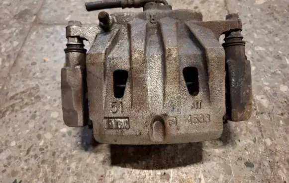 Lexus ES 250 - 300 - 330 Front brake caliper 4533 970207