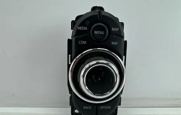 Multifunctional control switch/knob