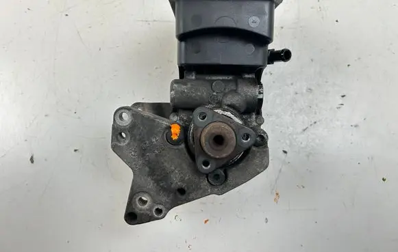 BMW X5 E53 Power steering pump 6762279 2247556