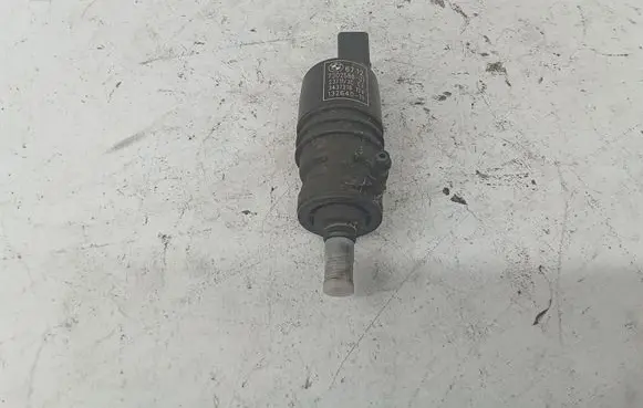 BMW X1 E84 Windscreen/windshield washer pump 7302588