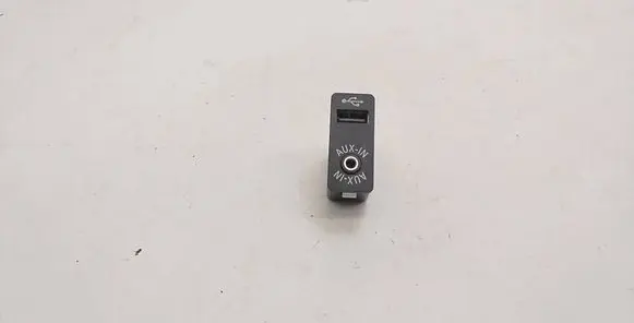 BMW 5 F10 F11 AUX in-socket connector 9237653