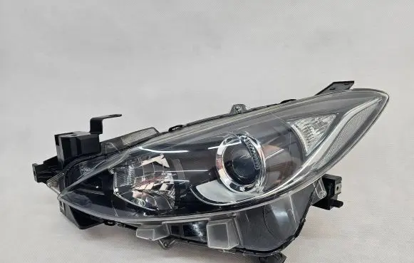 Mazda 3 II Headlight/headlamp BHR151040