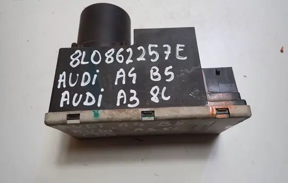 Audi A4 S4 B5 8D Central locking motor 8L0862257E