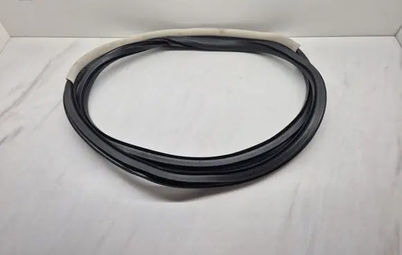 Renault Talisman Rear door rubber seal (on body) 
