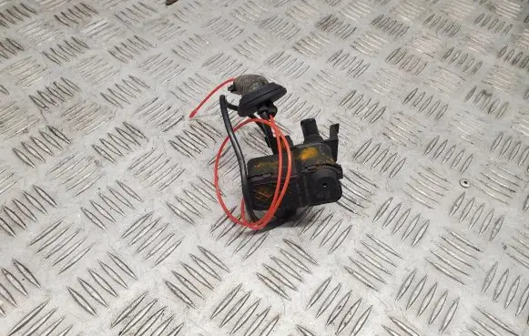 Fuel tank cap lock motor