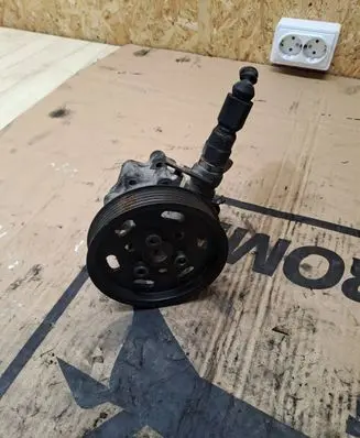 Seat Leon (1M) Power steering pump 1J0422154