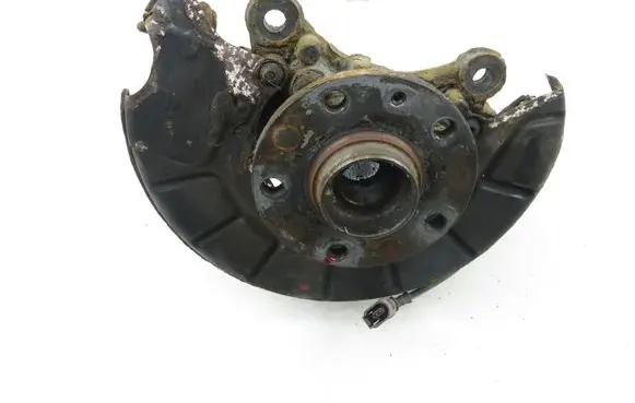 Skoda Superb B6 (3T) Front wheel hub spindle knuckle 
