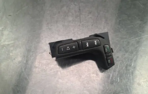 Volvo V70 Steering wheel buttons/switches 4970 9141894