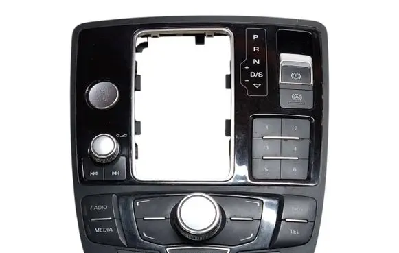 Head unit multimedia control