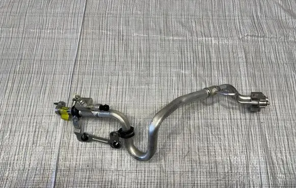 Maserati Ghibli Air conditioning (A/C) pipe/hose 6700079540