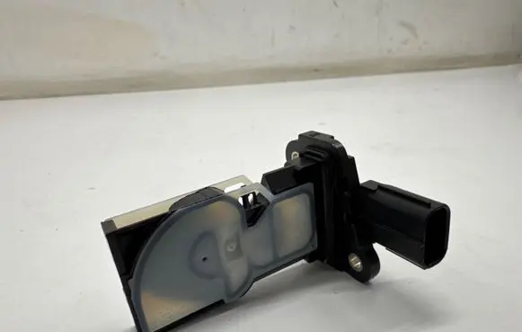 Toyota Yaris Cross Mass air flow meter AFH70M133 22204F2010 4304