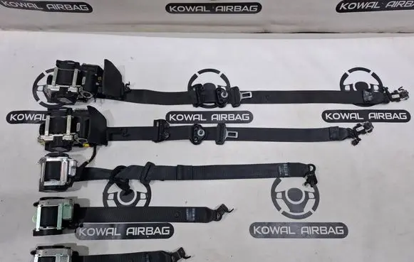 Volvo XC90 Set of seat belts 32239367 P032239363 P032239367