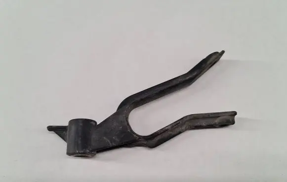 Opel Zafira B Radiator mount bracket 13162131