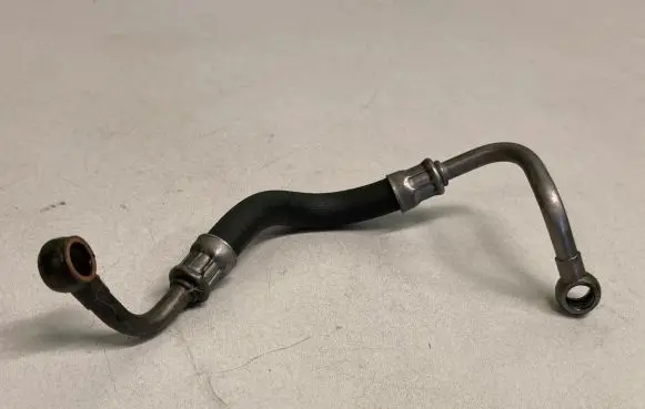 BMW X5 E70 Turbo turbocharger oiling pipe/hose 7800611