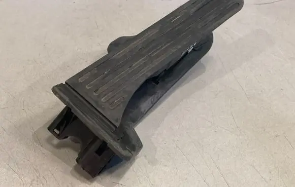 Volkswagen Tiguan Accelerator throttle pedal 1K2723503K