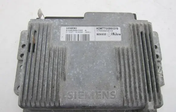 Renault Megane II Engine control unit/module S105300103A