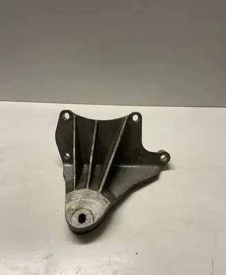 Ford Mustang V Engine mounting bracket 4R336037BF XO2720