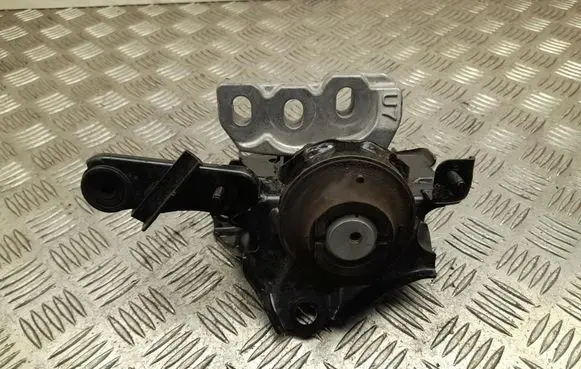 Toyota Yaris Cross Engine mount bracket