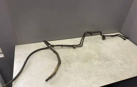 Nissan Pathfinder R51 Gearbox oil cooler pipe/hose 