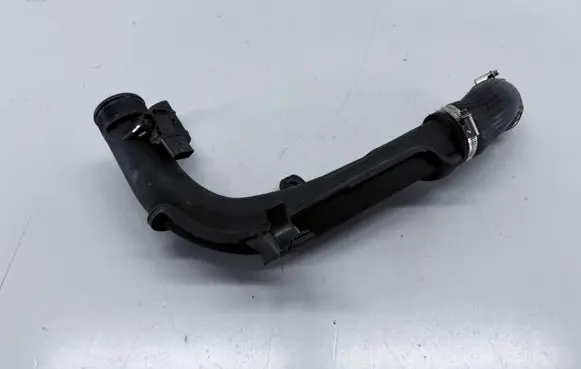 Volkswagen Touran II Intercooler hose/pipe 1K0145770AE
