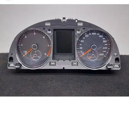 Volkswagen PASSAT B7 Speedometer (instrument cluster) 3AA920870D