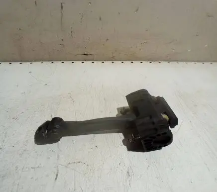 Opel Astra H Rear door check strap stopper 13107851