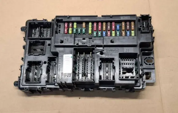 Ford Fusion II Fuse module DG9T14B476B M750M A96T6LS679L