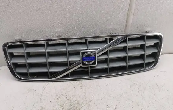 Volvo XC70 Front bumper upper radiator grill 9190986