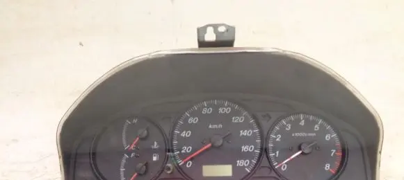 Mazda 121 SM Speedometer (instrument cluster)