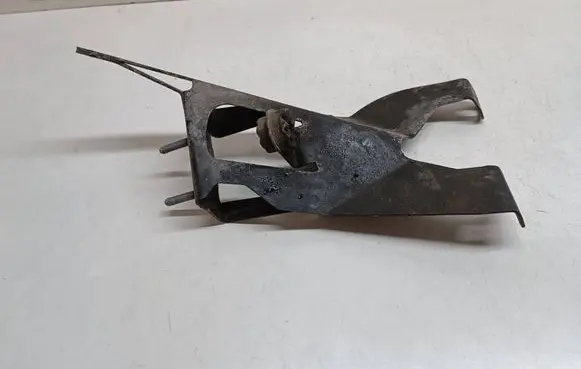 BMW 3 E90 E91 Power steering pump mounting bracket 6796408