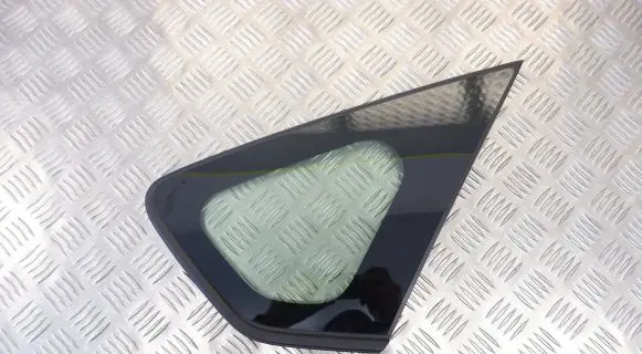 Toyota Prius (XW30) Rear side window 6271047030 6271047031