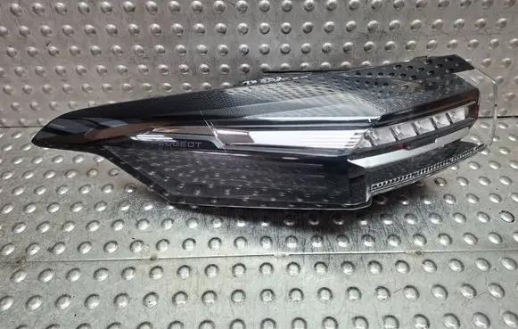 Peugeot 308 Rear/tail lights S26282825 9835299480