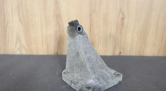 Mercedes-Benz SLK R170 Engine mounting bracket 1112231804 A1112231804