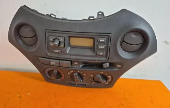 Toyota Yaris Verso Climate control/heater control trim 86110-0D030