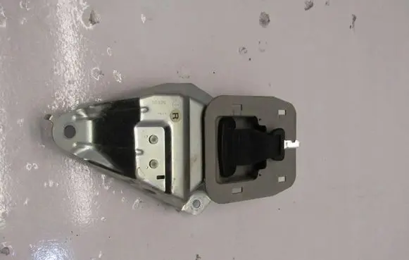 Toyota RAV 4 (XA40) Middle seatbelt (rear) 7H6420
