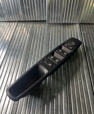 Renault Scenic III - Grand scenic III Electric window control switch E30169