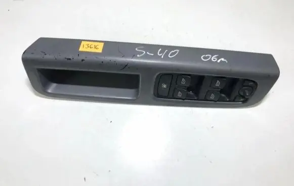 Volvo V50 Electric window control switch 8679474 3865