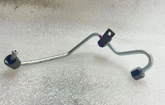 Audi A7 S7 4G Fuel injector supply line/pipe 057130401B