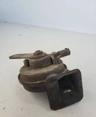 BMW 5 E60 E61 Horn signal 011157