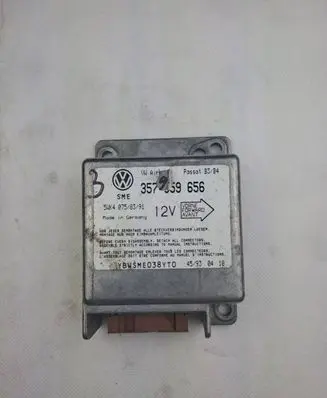 Volkswagen PASSAT B4 Airbag control unit/module 357959656 5WK40758391
