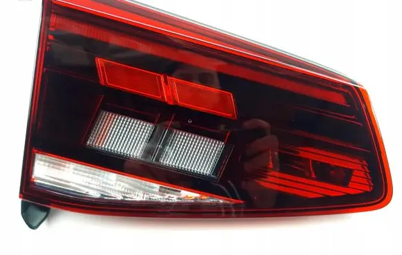 Volkswagen PASSAT B8 Tailgate rear/tail lights 3G9945093H