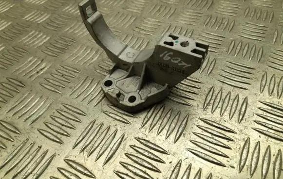 Volvo XC60 Engine mounting bracket 31493255