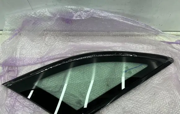 Mercedes-Benz E AMG W213 Rear side window a2136701901