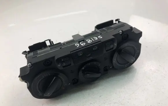 Volkswagen PASSAT B6 Climate control unit 537011CF