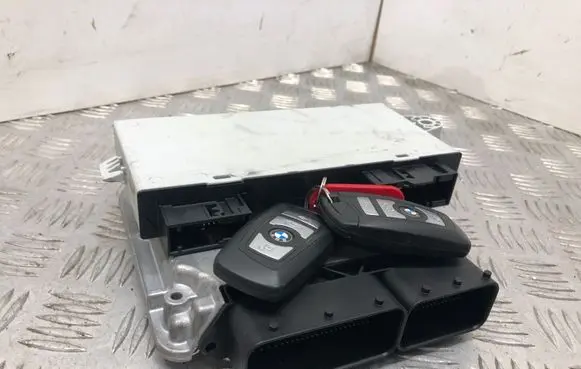 BMW 5 F10 F11 Engine ECU kit and lock set 8518477 2120381048 0281018609