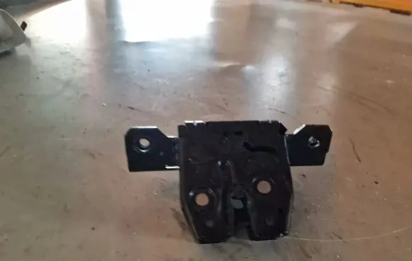 Buick Encore I Tailgate/trunk/boot lock/catch/latch